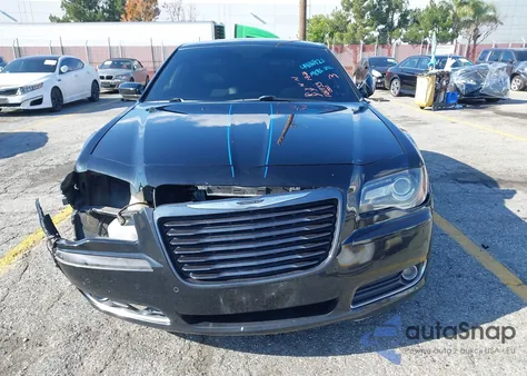 2012 Chrysler 300 S V8 из США, поврежденный, VIN 2C3CCADT6CH315274